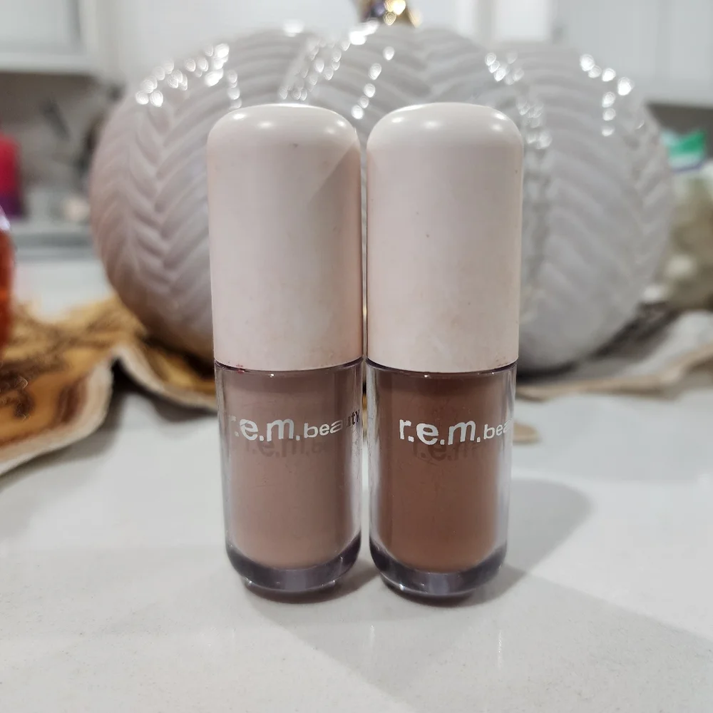 r.e.m. beauty Liquid Shadow Lot